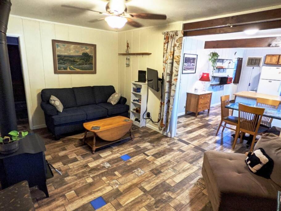 Sleeping Wolf Guest House Oakhurst Εξωτερικό φωτογραφία