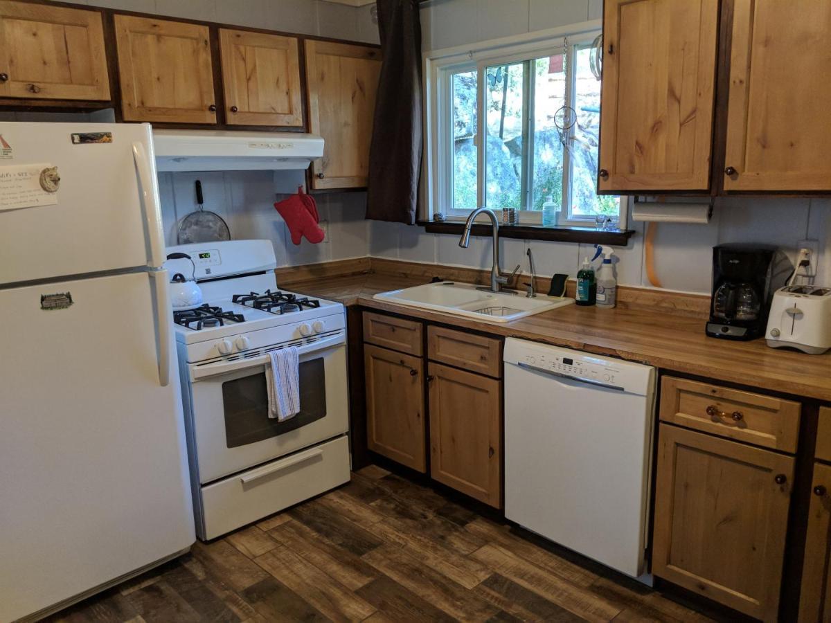 Sleeping Wolf Guest House Oakhurst Εξωτερικό φωτογραφία